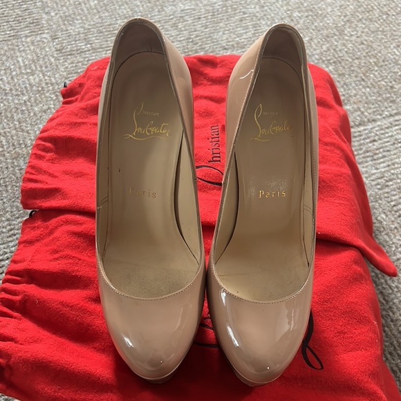 Christian Louboutin Bianca Platform Red Sole Pump, Nude Patent Leather - Picture 2 of 7